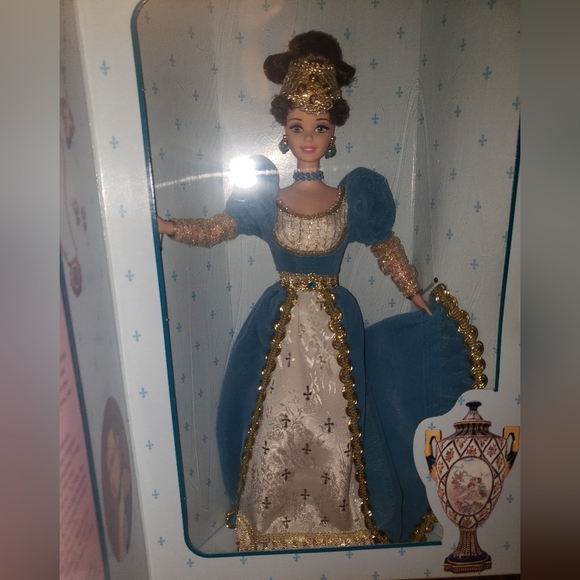 Barbie - Picture 3 of 4